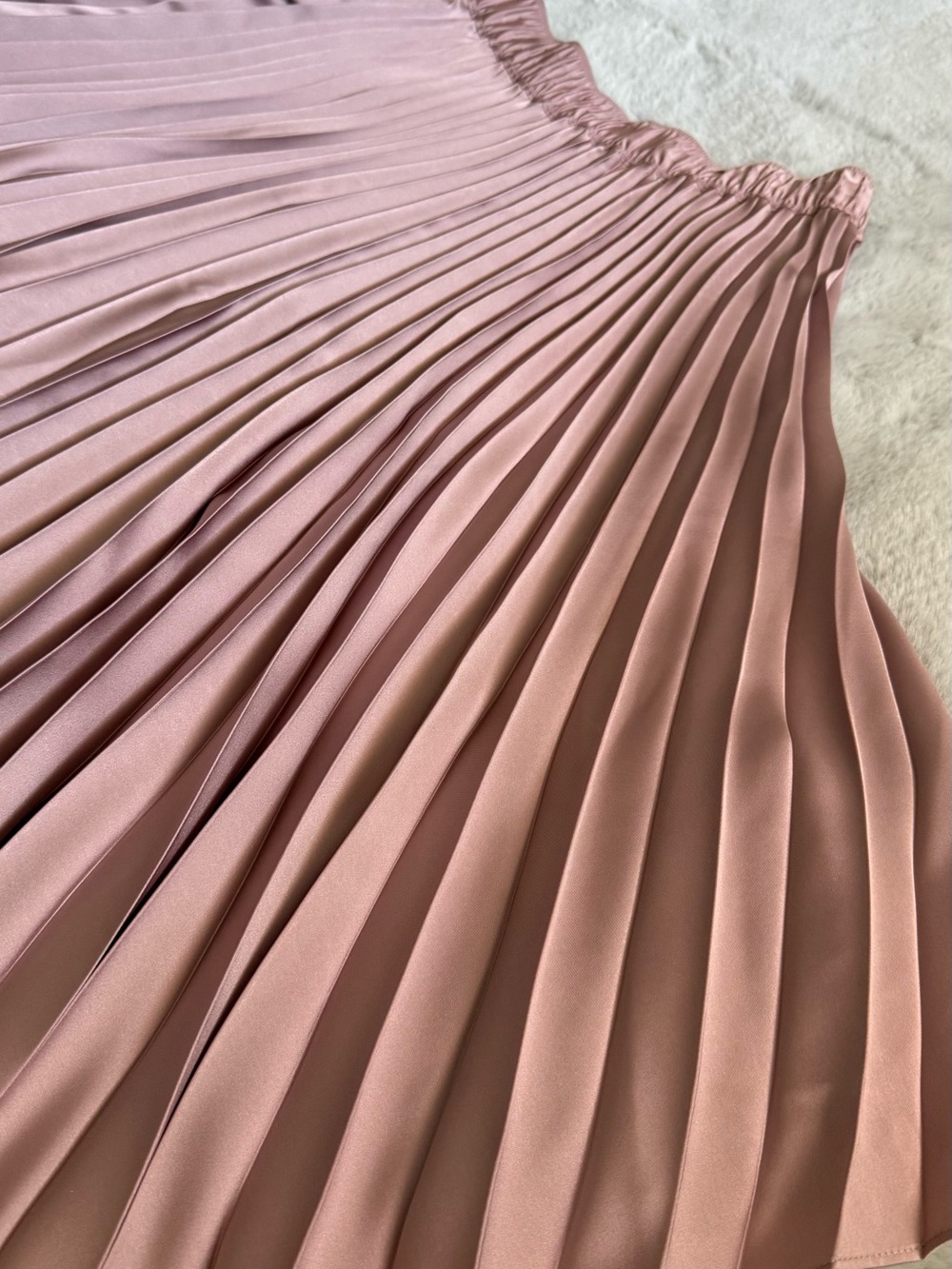 Club Monaco Pleated Skirt in Mauve Pink